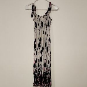 Black and White Sleeveless Maxi Sundress